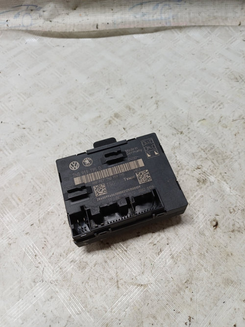 Modul Portiera Stanga Spate Skoda Yeti - Motorina 2012, 7N0959795D