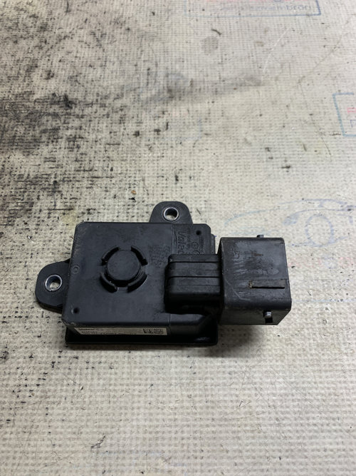 Modul releu start-stop Peugeot 3008 1.2 Benzina 2017, 9807709080
