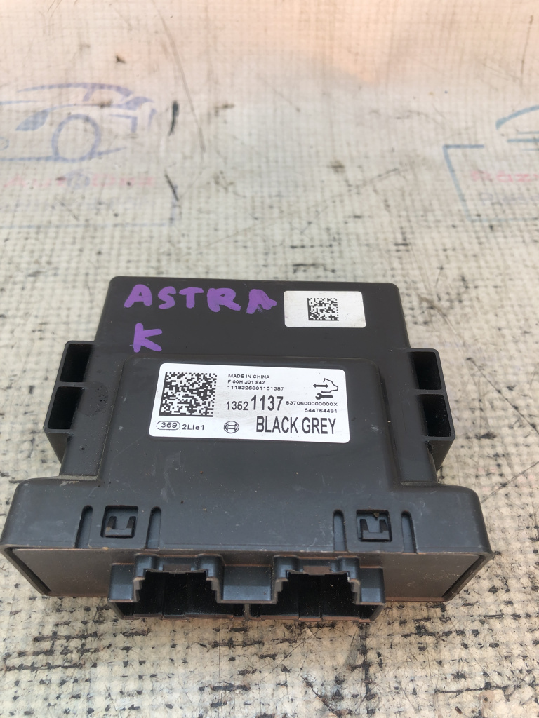 Modul Senzori Parcare Opel Astra K 2016, 13521137