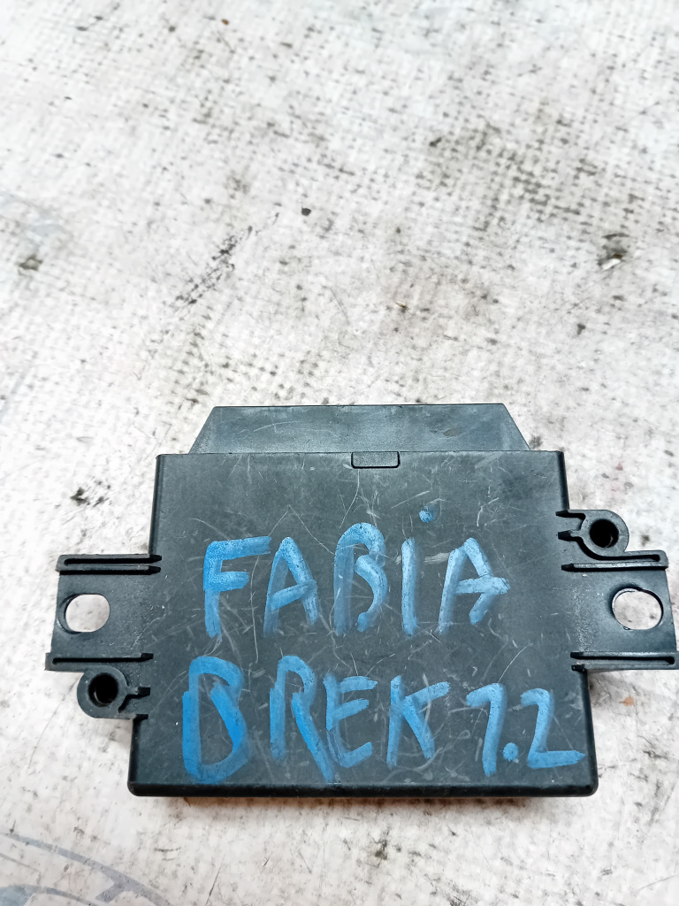 Modul Senzori Parcare Skoda Fabia 2 Break 2010, 5J0919475