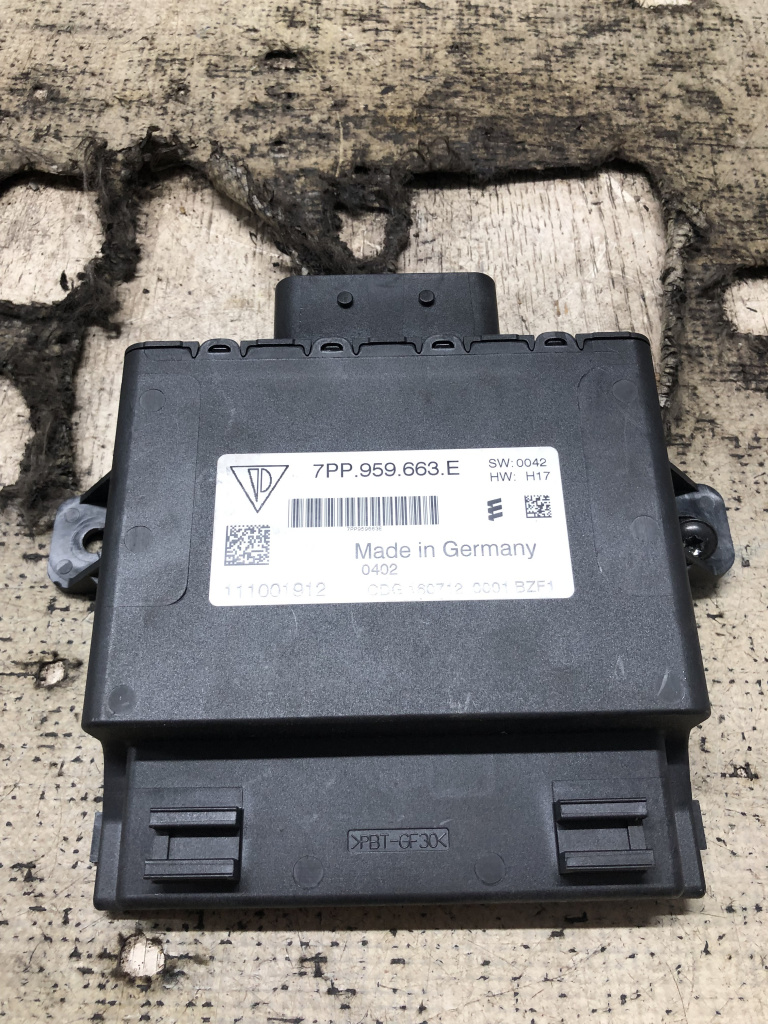 Modul Start-Stop Volkswagen Touareg 3.0 Motorina 2013, 7PP959663E
