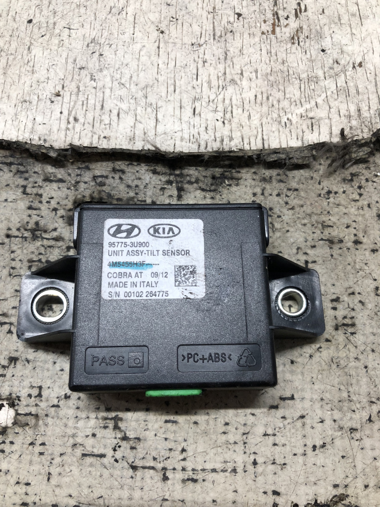 Modul suspensie aer Kia Sportage 2012, 957753U900