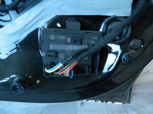Modul usa dreapta fata Audi A1 8X cod: 8X0959792K
