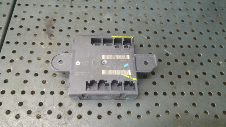 Modul usa dreapta fata fiat freemont 345 p05026596aa 2840186600300