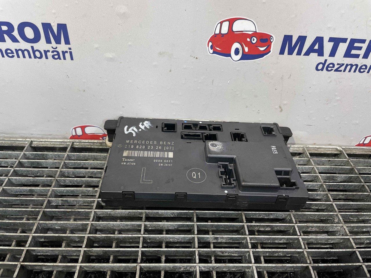 MODUL USA/STANGA FATA MERCEDES CLS - - (2004 2010)
