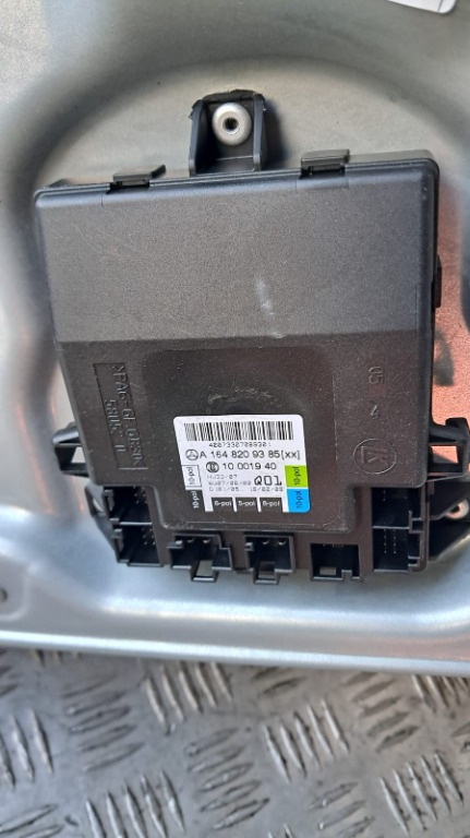 Modul usa stanga fata Mercedes R-Class W251 3.0 CDI an 2010 cod A1648209385