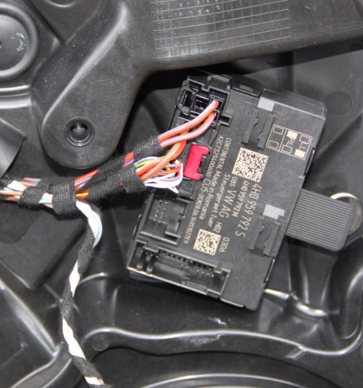 Modul usa stanga fata Volkswagen Touareg 2 2010-2015 4H0959792S