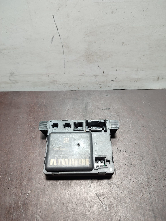 Modul usa stanga Mercedes Sprinter W906 A9069006603