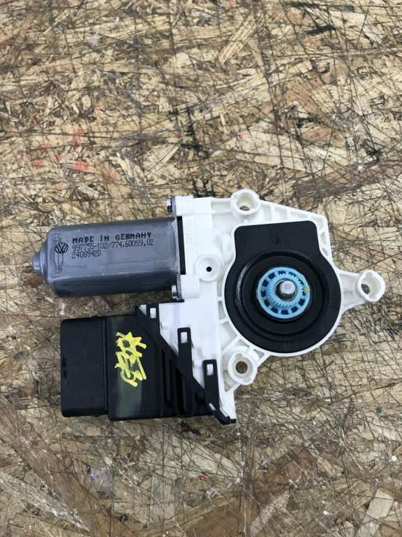 Modul usa stanga spate Golf 6 GTI sedan 2009 (5K0959794)