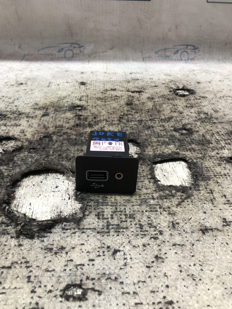 Modul usb Nissan Juke 1.0 Benzina 2021, 121810048C
