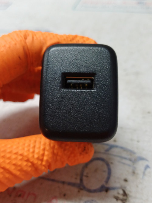 Modul usb Opel Crossland X 1.2 Benzina 2018, 13596807