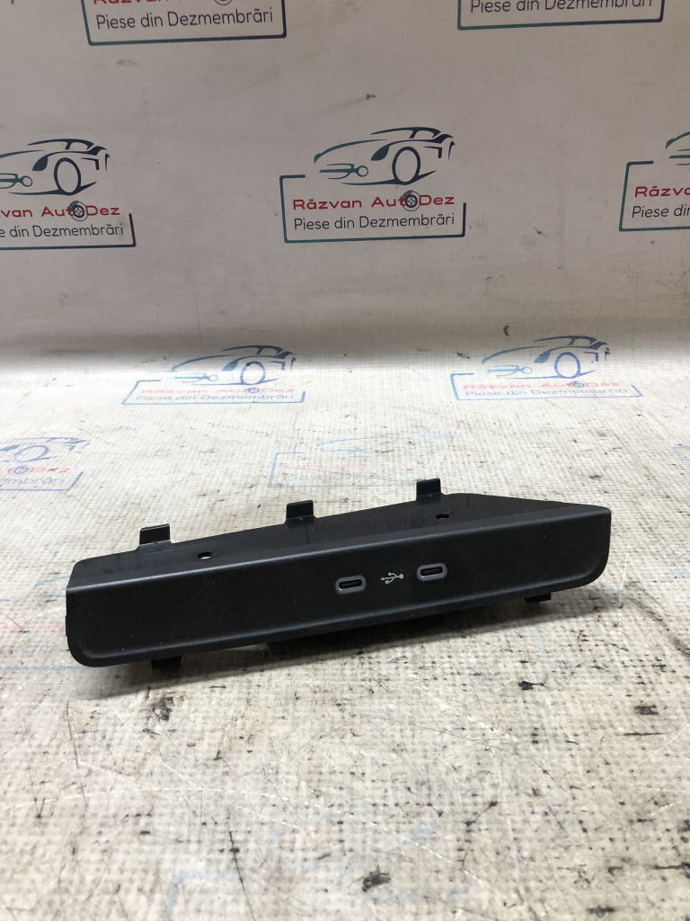 Modul usb Skoda Octavia 4 1.5 Benzina 2023, 657035736A
