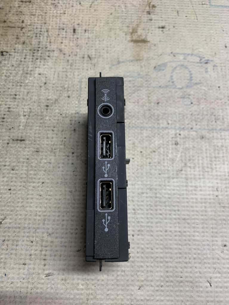 Modul usb Volkswagen Tiguan - Motorina 2018, 5QF035726