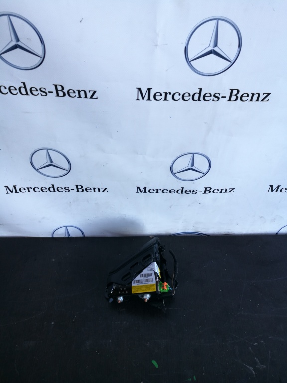 Modulul de siguranta scaun dreapta Mercedes w207 w204 A2048603002