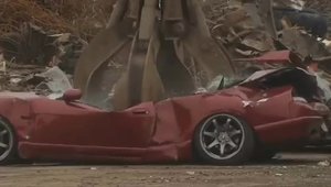 Momentul dureros in care un Nissan Skyline R33 e distrus de autoritatile americane