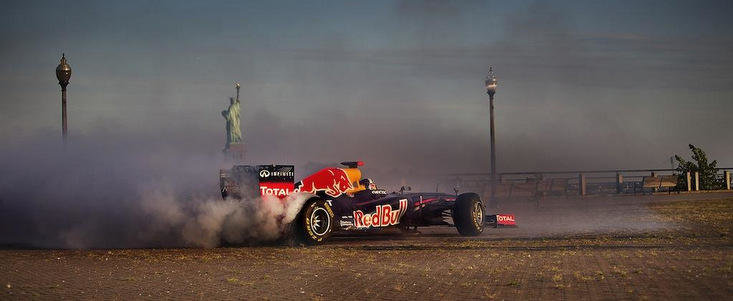 Monopostul Red Bull F1 viziteaza America Monopostul Red Bull F1 viziteaza America