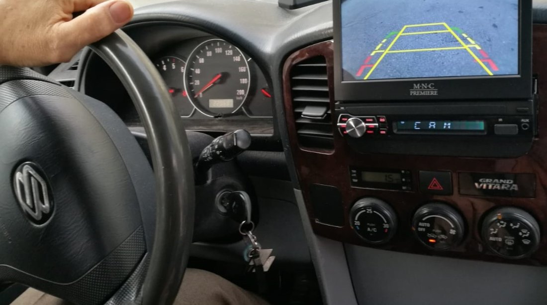 Montez navigații dedicate GPS dvd tetiere camere video boxe subwoofer alarme incălzire scaune