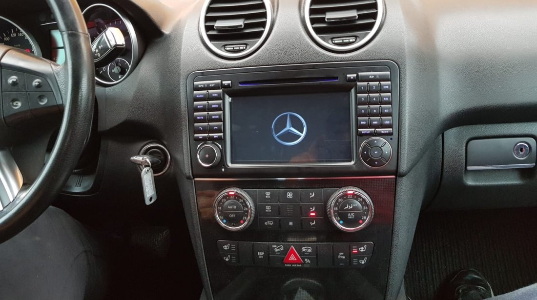 Montez navigații dedicate GPS dvd tetiere camere video boxe subwoofer alarme incălzire scaune