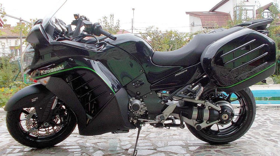 Motocicleta Kawasaki GTR 1400, 2015