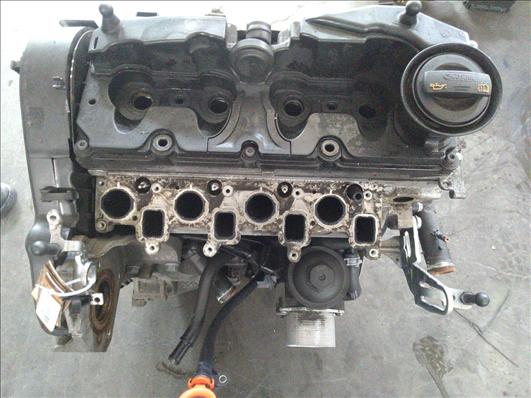 Motor 1.6 TDI VOLKSWAGEN GOLF 6 an fabr. 2011