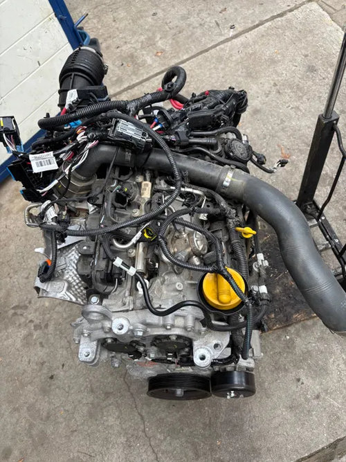 Motor 8201737596 Renault Captur II 1.3 TCE H5H-E490 140 cai 3400km an 2022