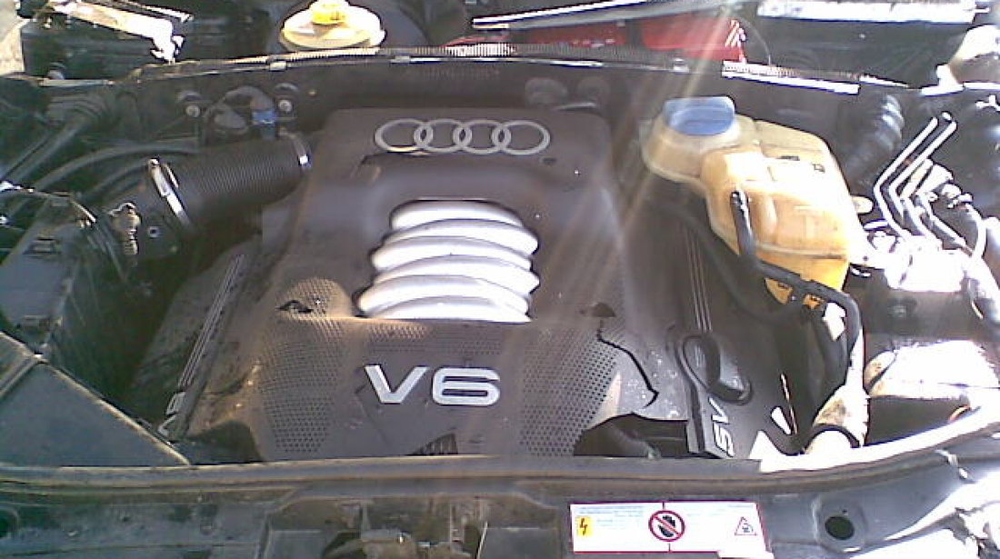 Motor Audi A6-2.4 v6; fara chiulasa dreapta