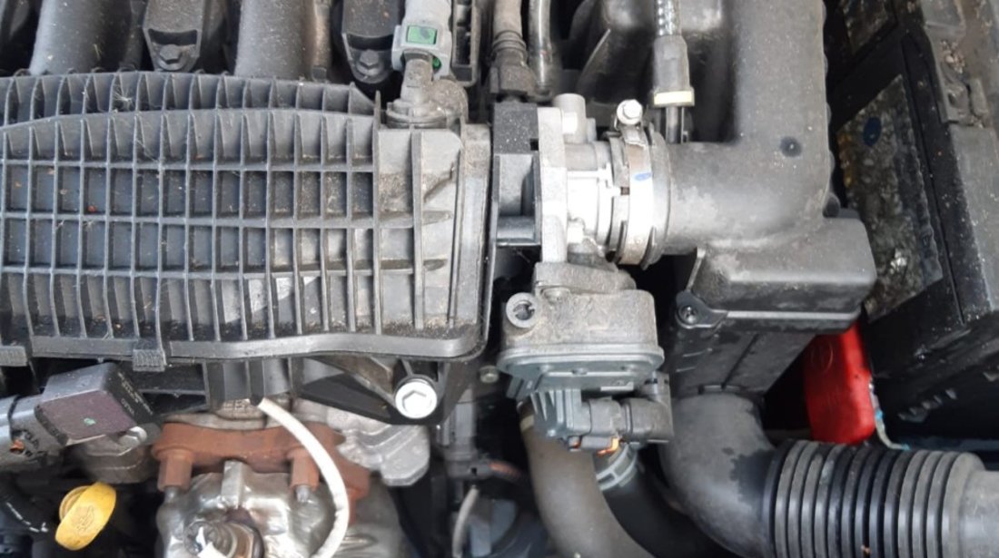 Motor Citroen C4 Cactus 2015 1.2 benzina Cod VTI