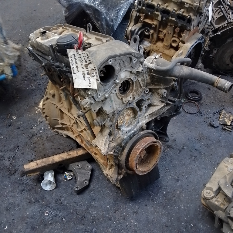 Motor Complet Fara Anexe Mercedes-Benz VITO / VIANO (W639) 2003 - 2014 Motorina 64698250064169, 646 982 50 06, R6110111301, R 611 011 13 01, 060501, 1424BM013, A6110105020, A 611 010 50 20, 220504, 1424CA020, A6460160306, A 646 016 03 06