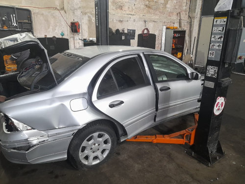 Motor complet fara anexe Mercedes C-Class W203 2005 sedan/berlina 2.2 cdi om646.963