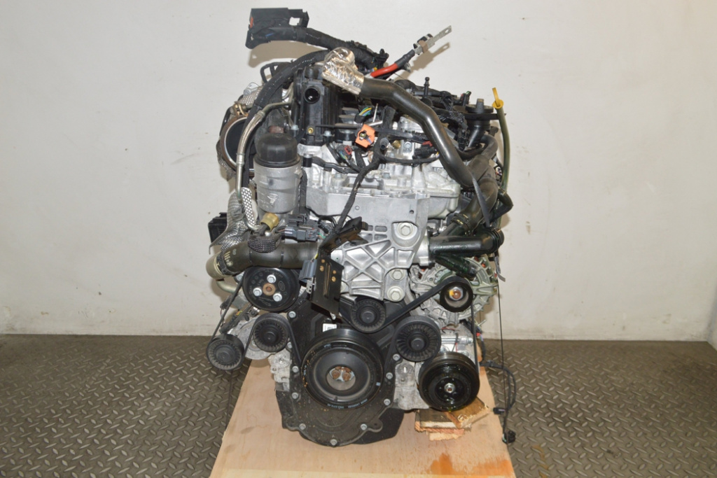 Motor complet Land Rover Discovery 5 L462 AWD 2.0 B cod motor PT204 dupa an fab. 2017