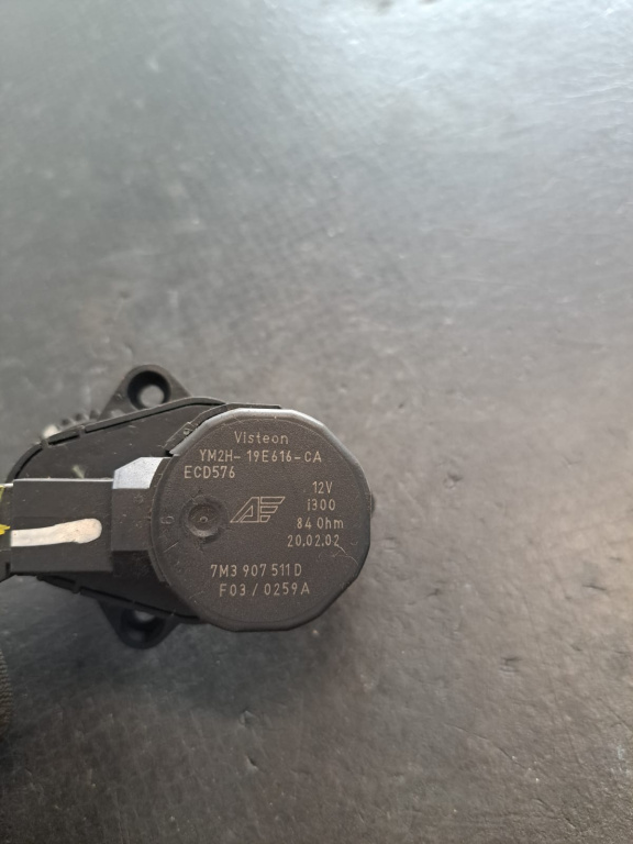 Motor cu clapeta de aer VW SHARAN 7M8, 7M9, 7M6 - COD 7m3907511d