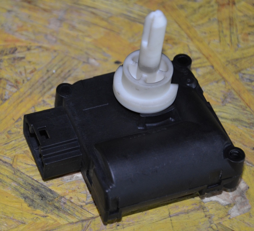 Motor cutie clima audi 2005- 2009. COD: 4F0820511A