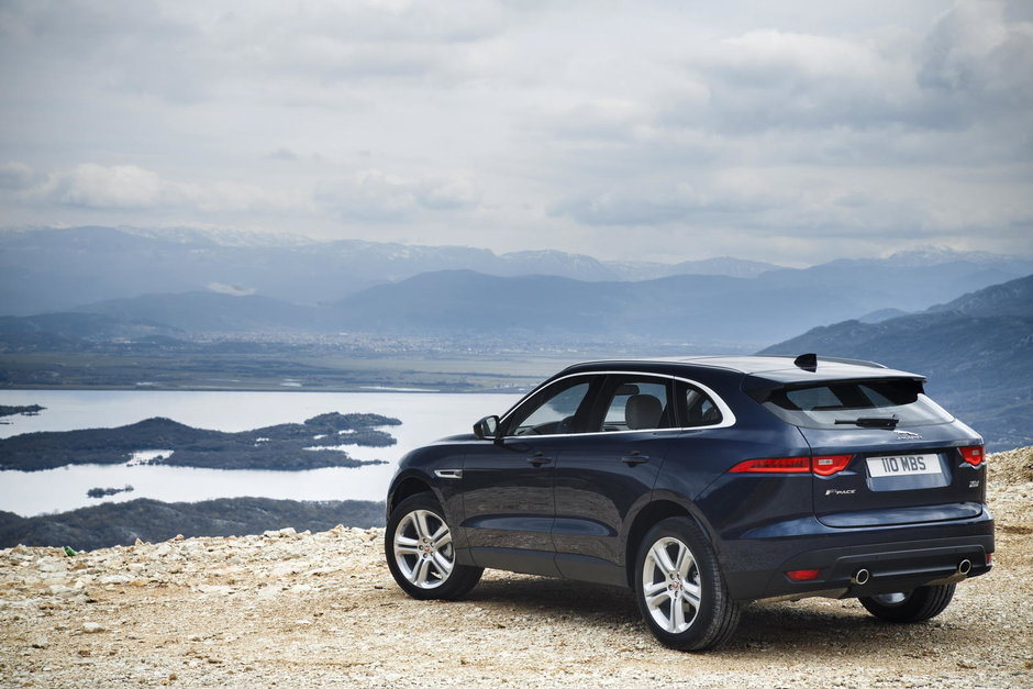 Motor de 300 CP pentru Jaguar XE, XF si F-Pace