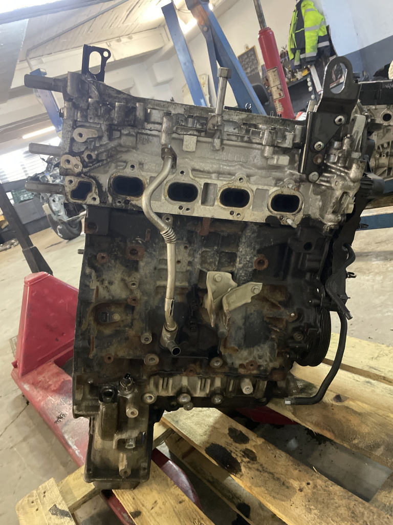 Motor dezechipat Nissan Navara 2.3 Motorina 2016, Y523
