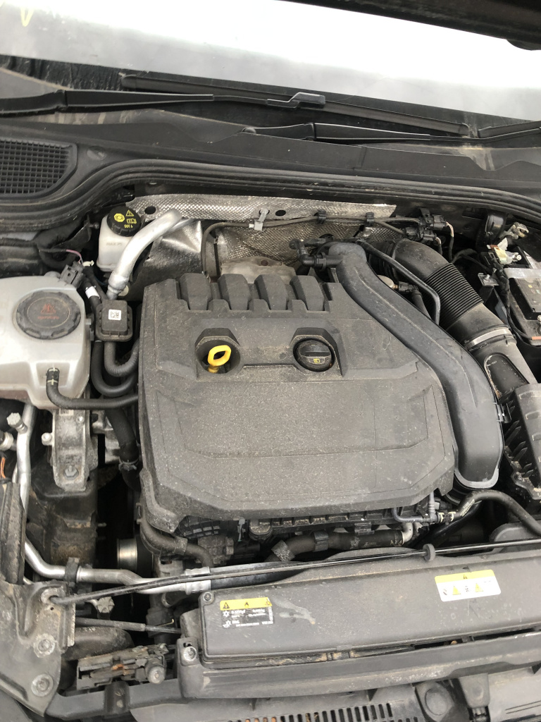 Motor dezechipat Volkswagen Golf 8 Hatchback 1.5 Benzina 2021, DPC