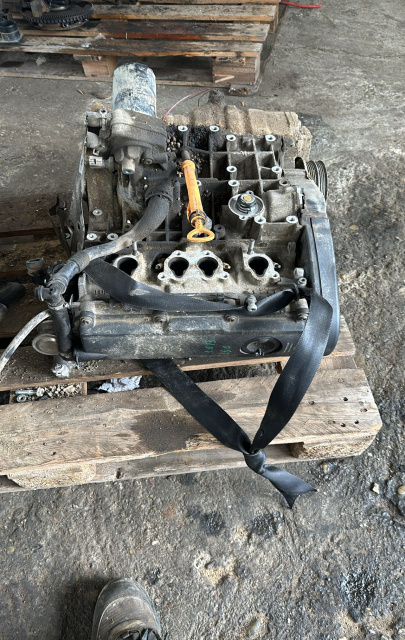 Motor fara anexe Volkswagen VW Passat B5.5 [facelift] [2000 - 2005] Sedan 1.6 MT (102 hp)
