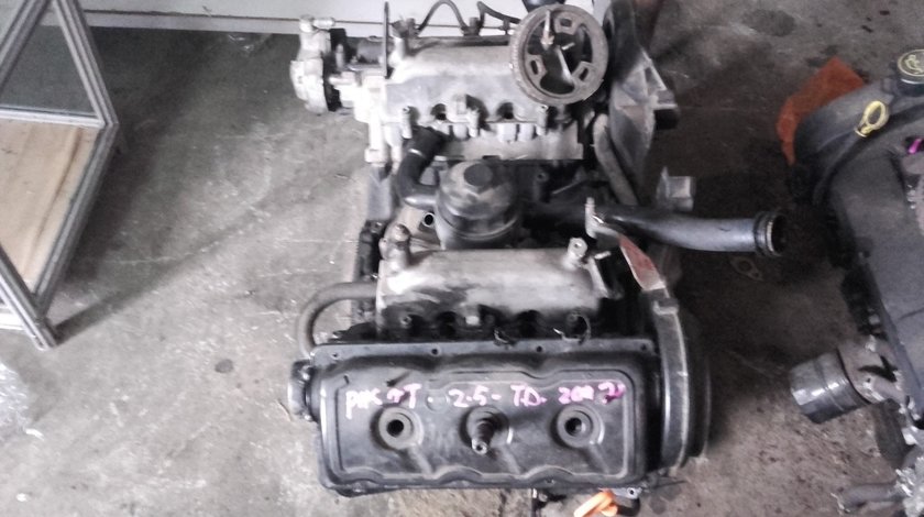 Motor fara anexe vw passat 2.5tdi, 150cp, 2001-2006, cod AKN
