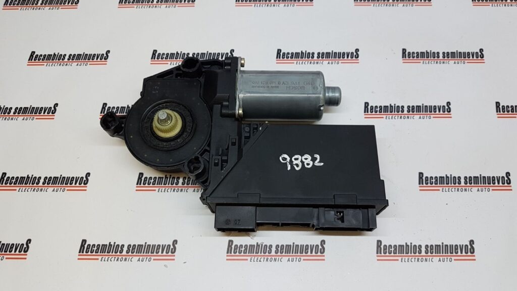 MOTOR geam fata VOLKSWAGEN TOUAREG 7L0 959 702 A / 7L0959702A / 0 130 821 765 / 0130821765 / 3D1959792E7L0 959 702 A / 7L0959702A / 0 130 821 765 / 0130821765 / 3D1959792E