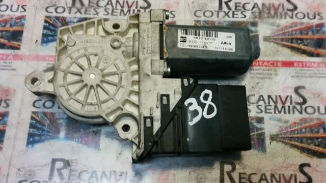 MOTOR geam spate dreapta SEAT ALTEA KU0180407 / 1K0 959 704 M / 1K0959704MKU0180407 / 1K0 959 704 M / 1K0959704M