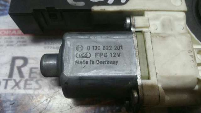 MOTOR geam spate stanga PEUGEOT 407 994 651-102 / 994 651 102 / 994651102 / 0 130 822 201 / 0130822201 / 1 137 328 127 / 1137328127 / 994 421-104 / 994 421 104 / 994421104994 651-102 / 994 651 102 / 994651102 / 0 130 822 201 / 0130822201 / 1 137 328