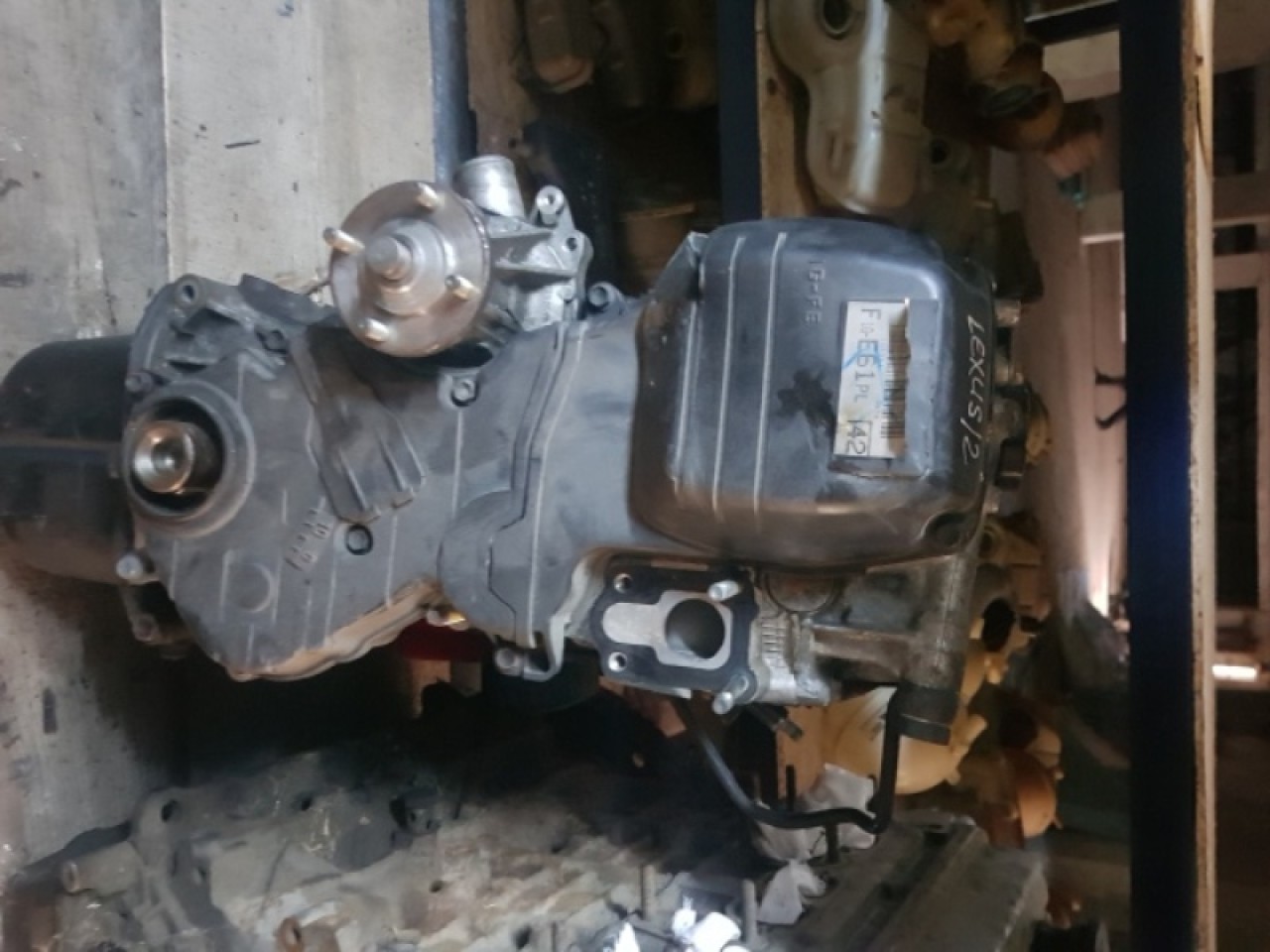 motor Lexus IS200 2.0i