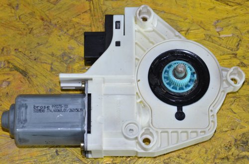 MOTOR MACARA STANGA FATA AUDI 2004-2008. COD: 4F0959801B