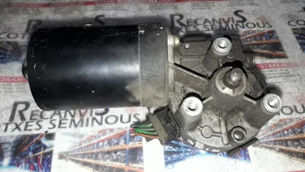 MOTOR stergator VOLKSWAGEN POLO 93903323769390332376