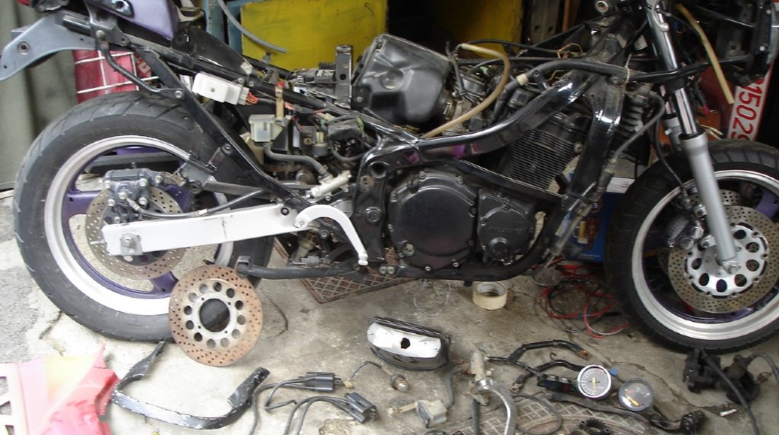 MOTOR SUZUKI GSXF 600 katana