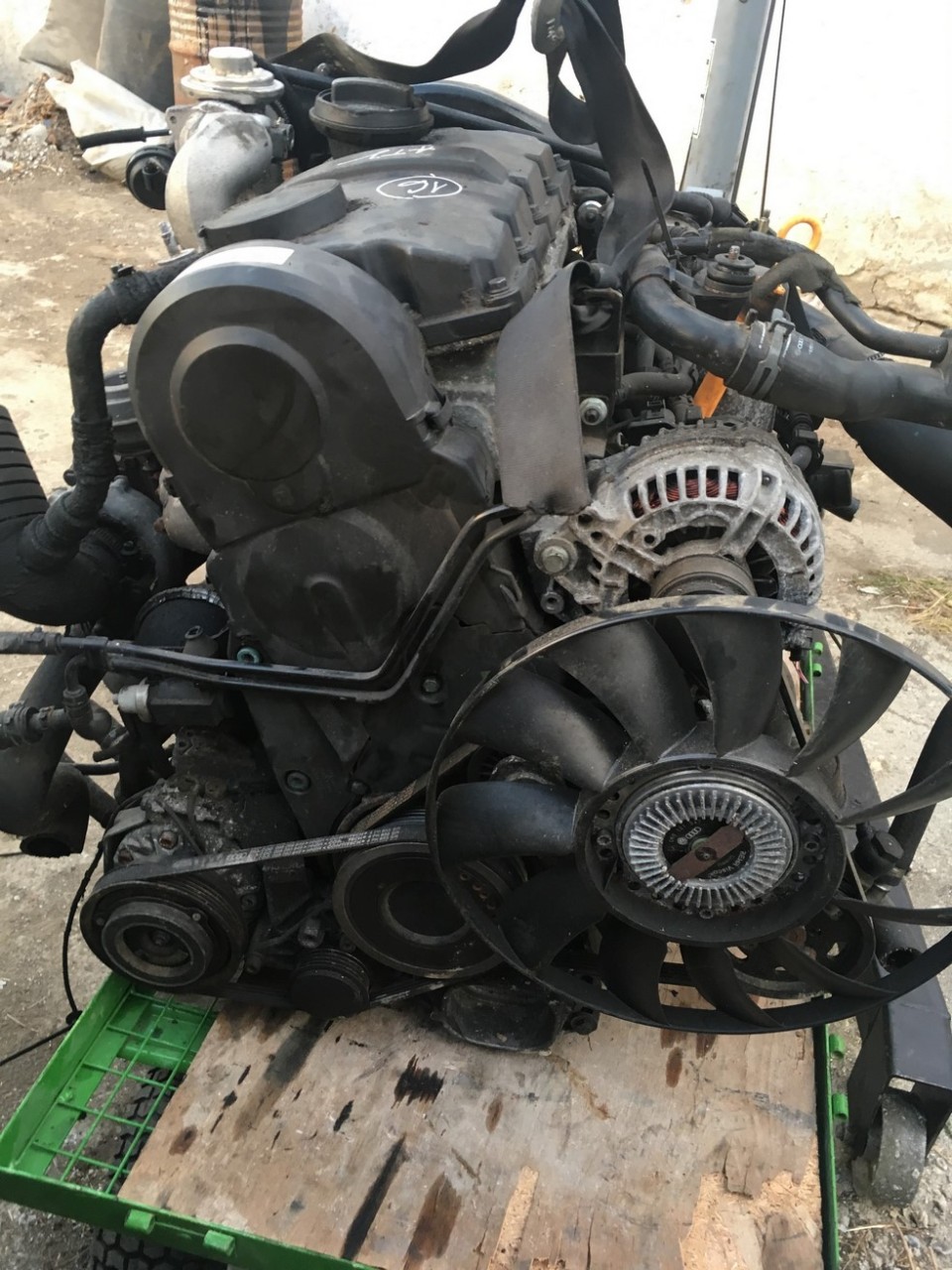 Motor Volkswagen Passat 1.9 TDI 85KW /11