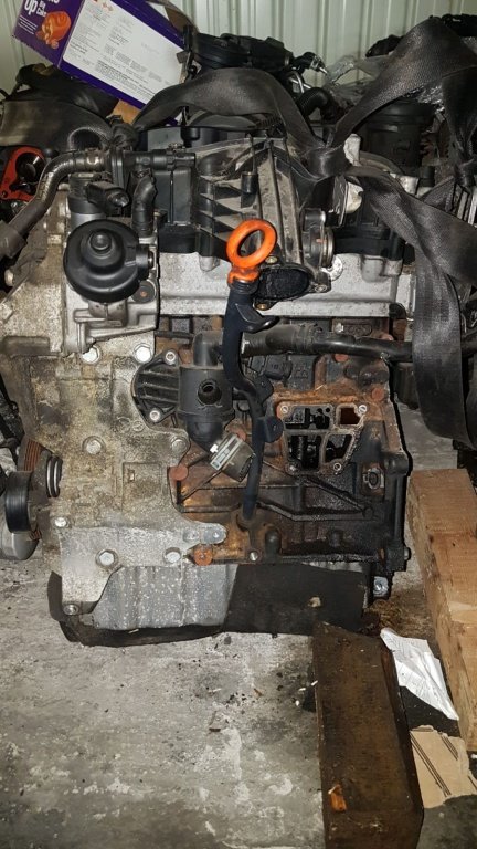 Motor VW Passat B7 2.0tdi 136cp Cod motor : CFFA