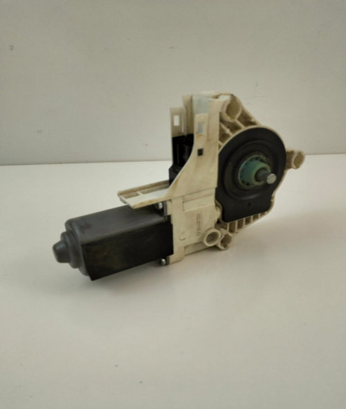 Motoraș macara dreapta spate Audi cod 8k0959801a 8k0959801a Audi A5 8T [2007 - 2011]