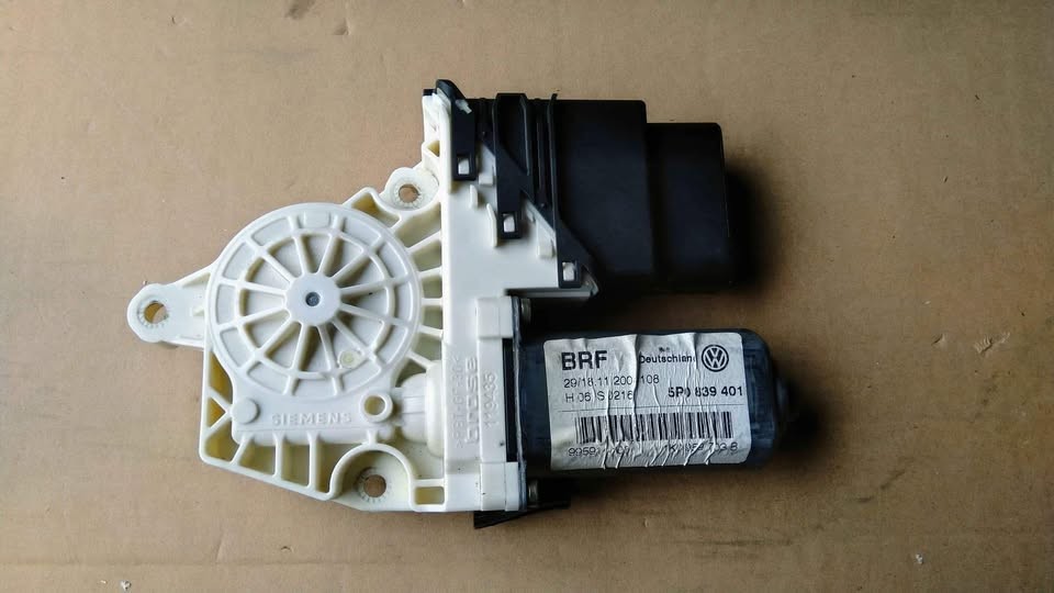 Motoraș macara geam ușă spate stânga 5P0839401 cu modul confort