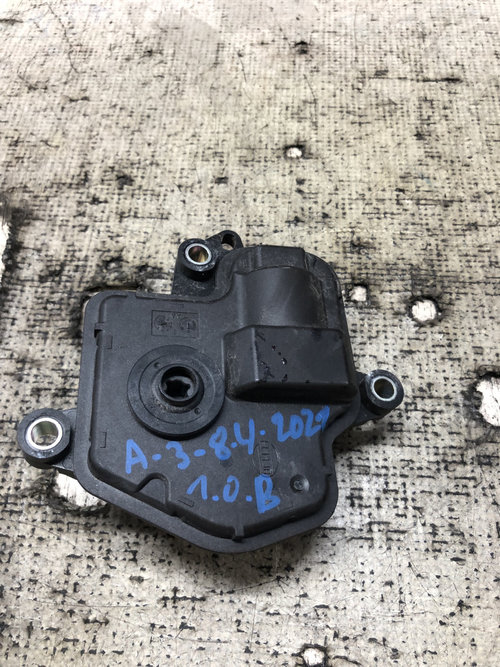 Motoraș pompa apa Audi A3 8Y 1.0 Benzina 2021, 05E907593