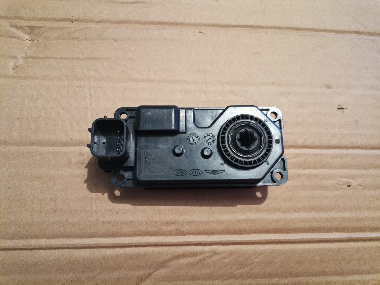 Motoras actionare grila electica radiator dreapta Hyundai KIA cod 86999GI000